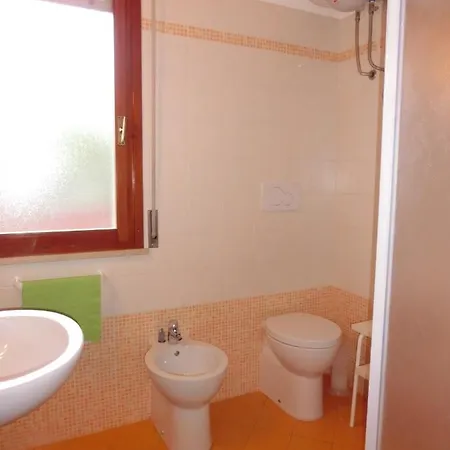 Your Flat Just A Short Walk From Pluto Beach Апартаменты Бибионе