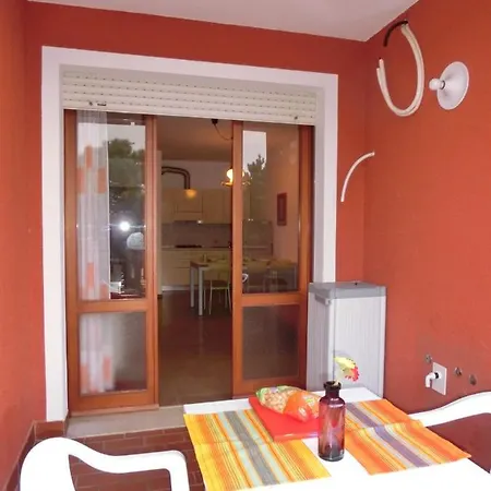 Your Flat Just A Short Walk From Pluto Beach ビビオーネ